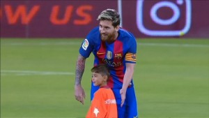 murtaza-ahmadi-meets-football-hero-messi